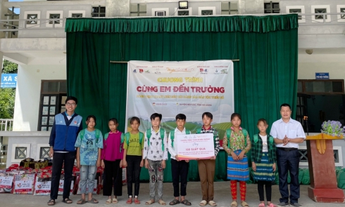 Chương trình Cùng em đến trường tại Hà Giang