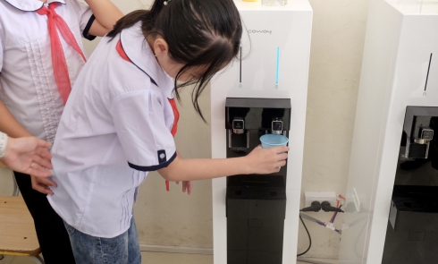 Mang nước sạch và không khí sạch đến hơn 5000 em học sinh tại các huyện ngoại thành Hà Nội