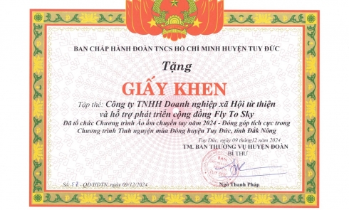 Huyện Đoàn huyện Tuy Đức tặng giấy khen cho Công ty TNHH Doanh nghiệp xã hội từ thiện và hỗ trợ phát triển cộng đồng Fly To đã có đóng góp tích cực trong Chương trình Tình nguyện mùa Đông huyện Tuy 