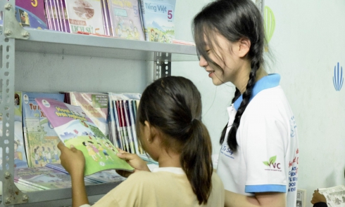 Trao tặng công trình Thư viện Bồ câu trắng đồng hành cùng phát triển văn hóa đọc tại Trường TH Trần Quốc Tuấn, xã Chư Drăng, huyện Krông Pa, tỉnh Gia Lai