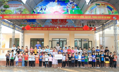 Gửi yêu thương đến các em thiếu nhi tại huyện Mường Nhé, tỉnh Điện Biên