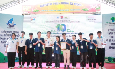 Nhóm từ thiện Fly To Sky tham gia tổ chức chuỗi các hoạt động tình nguyện Kỷ niệm 10 năm thành lập Mạng lưới Tình nguyện Quốc gia khu vực Tây Nguyên tại tỉnh Đắk Nông